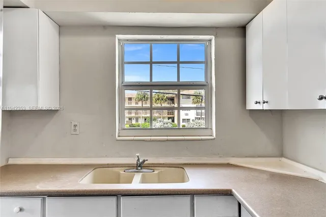 $1,900 | 1451 Northeast 170th Street, Unit 201A, North Miami Beach, FL 33162