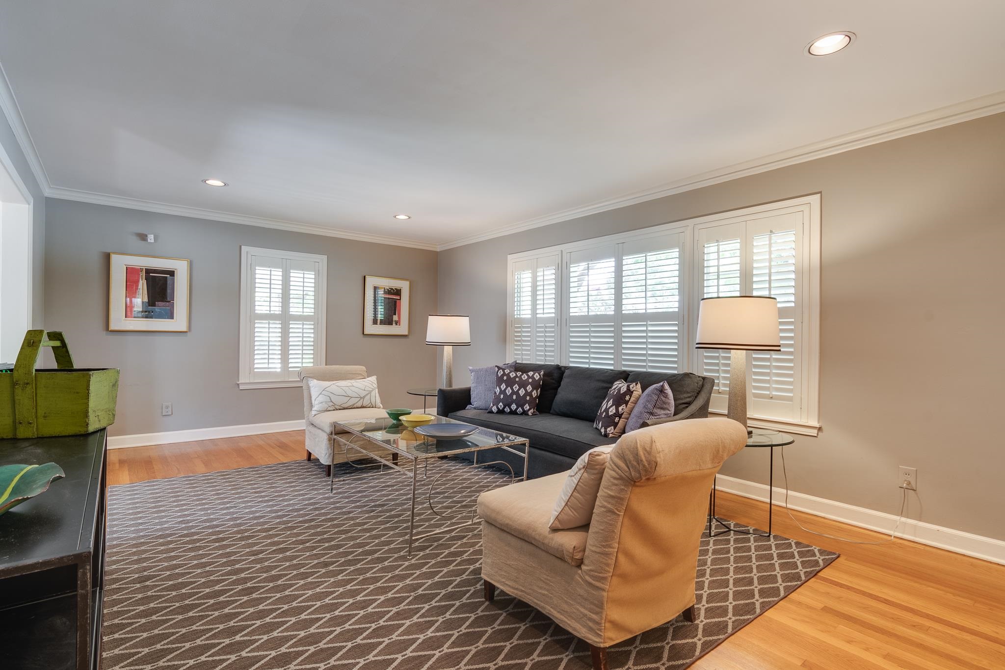 4281 Minden Road Memphis, TN 38117 - Photo 6 of 40 a living room with furniture and a window