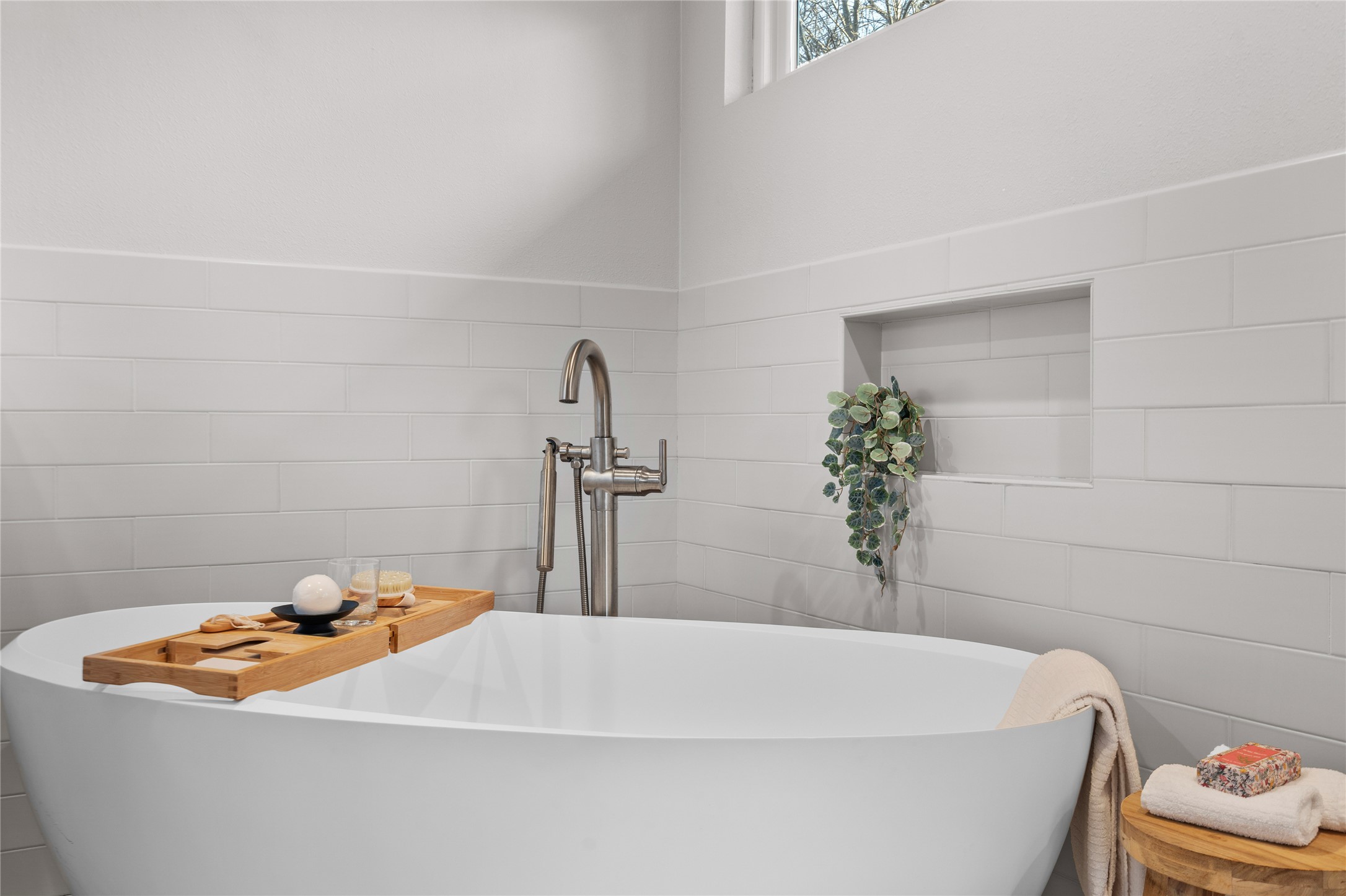 5505 Joe Sayers Avenue Austin, TX 78756 - Photo 22 of 29 Soaking Tub