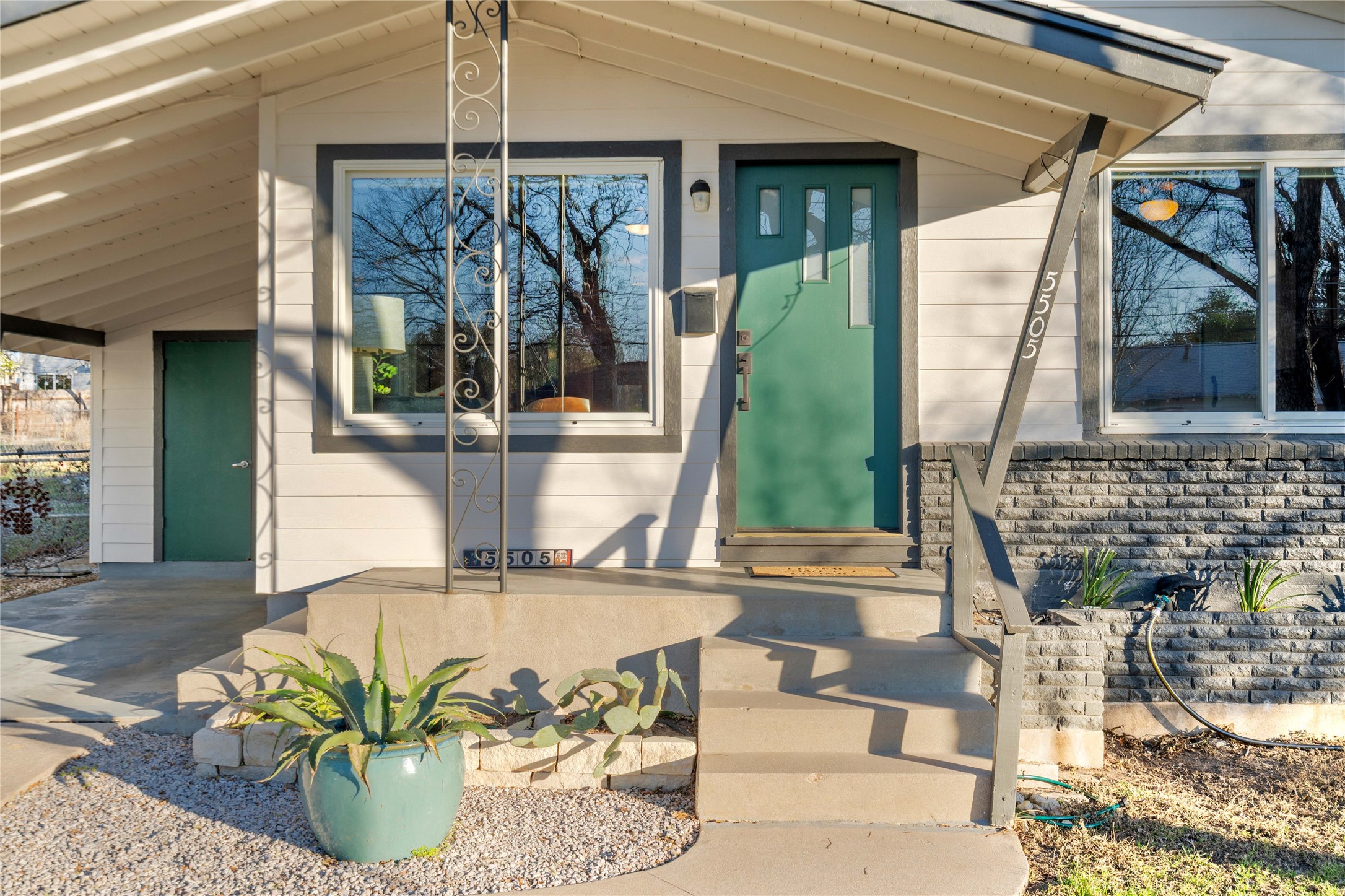 5505 Joe Sayers Avenue Austin, TX 78756 - Photo 3 of 29 Welcome Home!