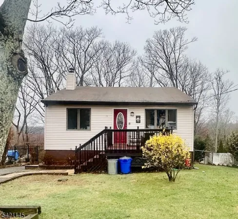 $379,000 | 12 Chincopee Avenue, Hopatcong, NJ 07843