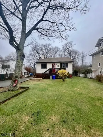 $379,000 | 12 Chincopee Avenue, Hopatcong, NJ 07843