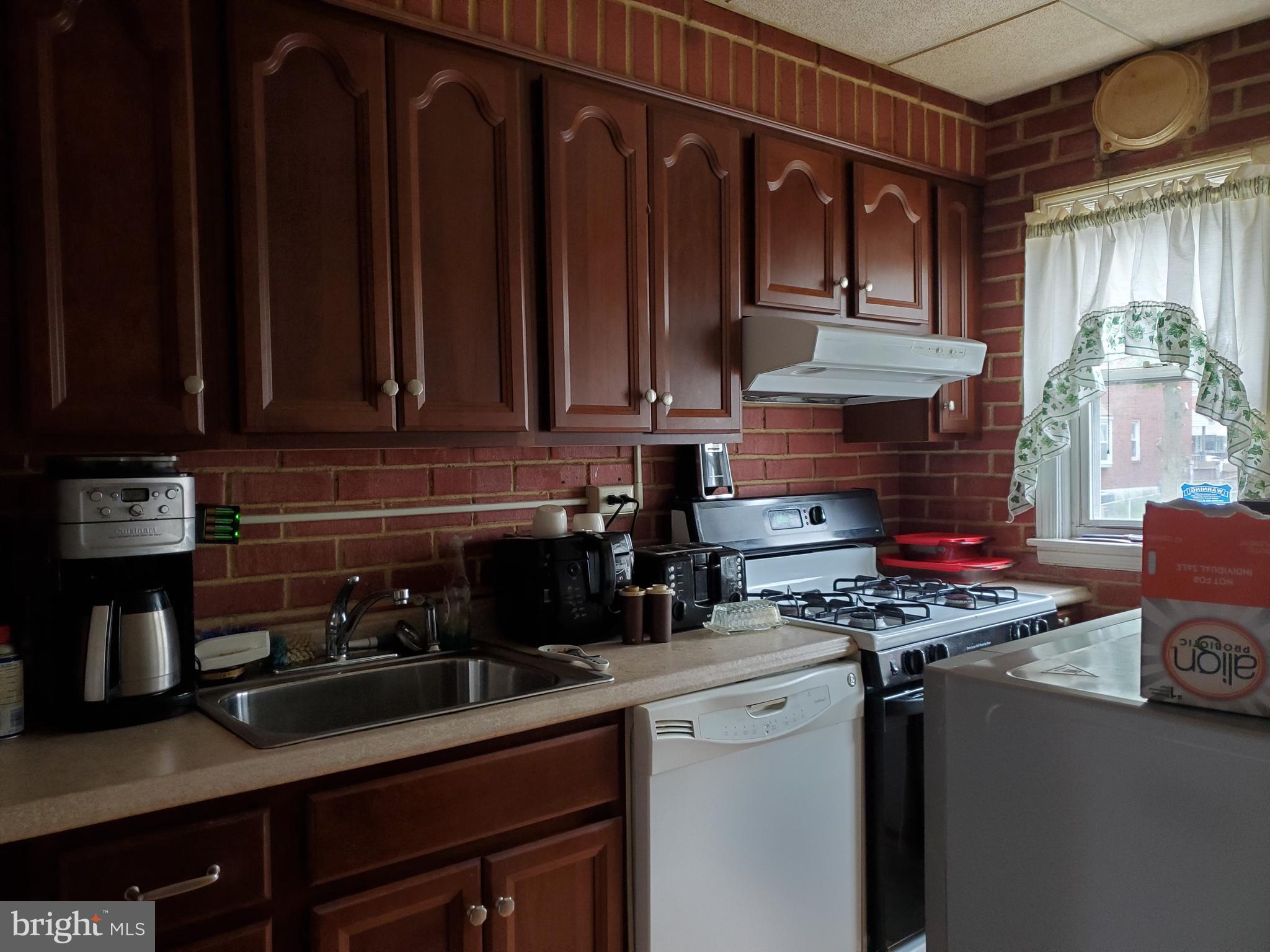 932 Arncliffe Road Baltimore, MD 21221 - Photo 3 of 11