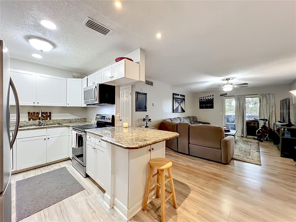 918 Lake Destiny Road, Unit F Altamonte Springs, FL 32714 - Photo 15 of 37