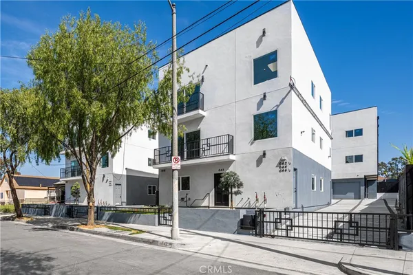 $4,050 | 644 North Boyle, Los Angeles, CA 90033