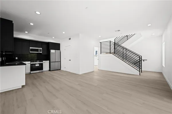 $4,050 | 644 North Boyle, Los Angeles, CA 90033