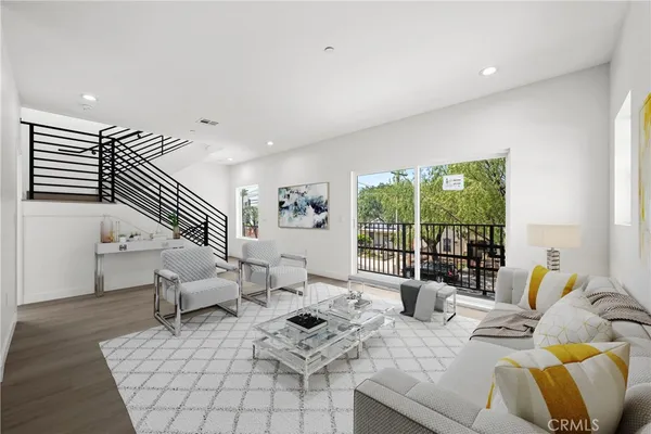$4,050 | 644 North Boyle, Los Angeles, CA 90033