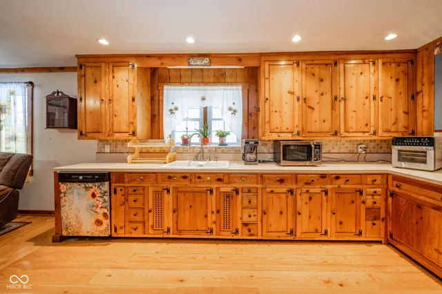 $369,900 | 8644 South Addison Avenue, Knightstown, IN 46148