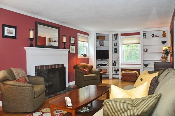 495 Brook Road Milton, MA 02186 - Photo 3 of 16