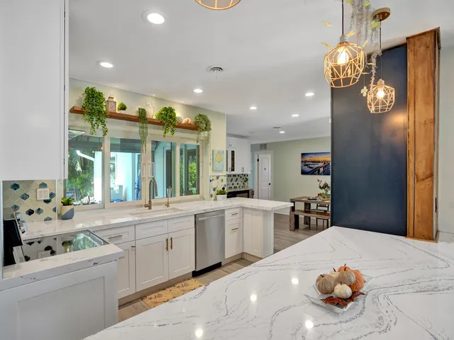 $2,130,000 | 3821 Northeast 29th Avenue, Lighthouse Point, FL 33064