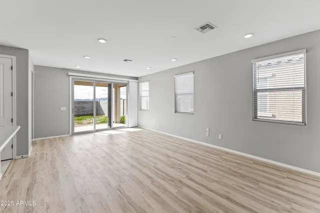 $370,000 | 613 East Elm Lane, Avondale, AZ 85323