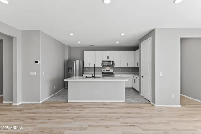 $370,000 | 613 East Elm Lane, Avondale, AZ 85323