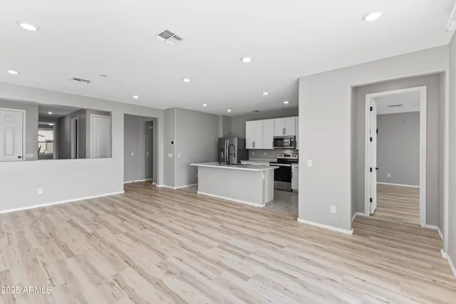 $370,000 | 613 East Elm Lane, Avondale, AZ 85323