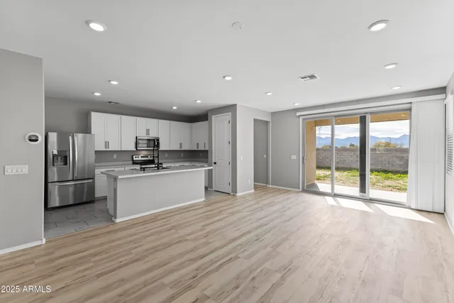 $370,000 | 613 East Elm Lane, Avondale, AZ 85323