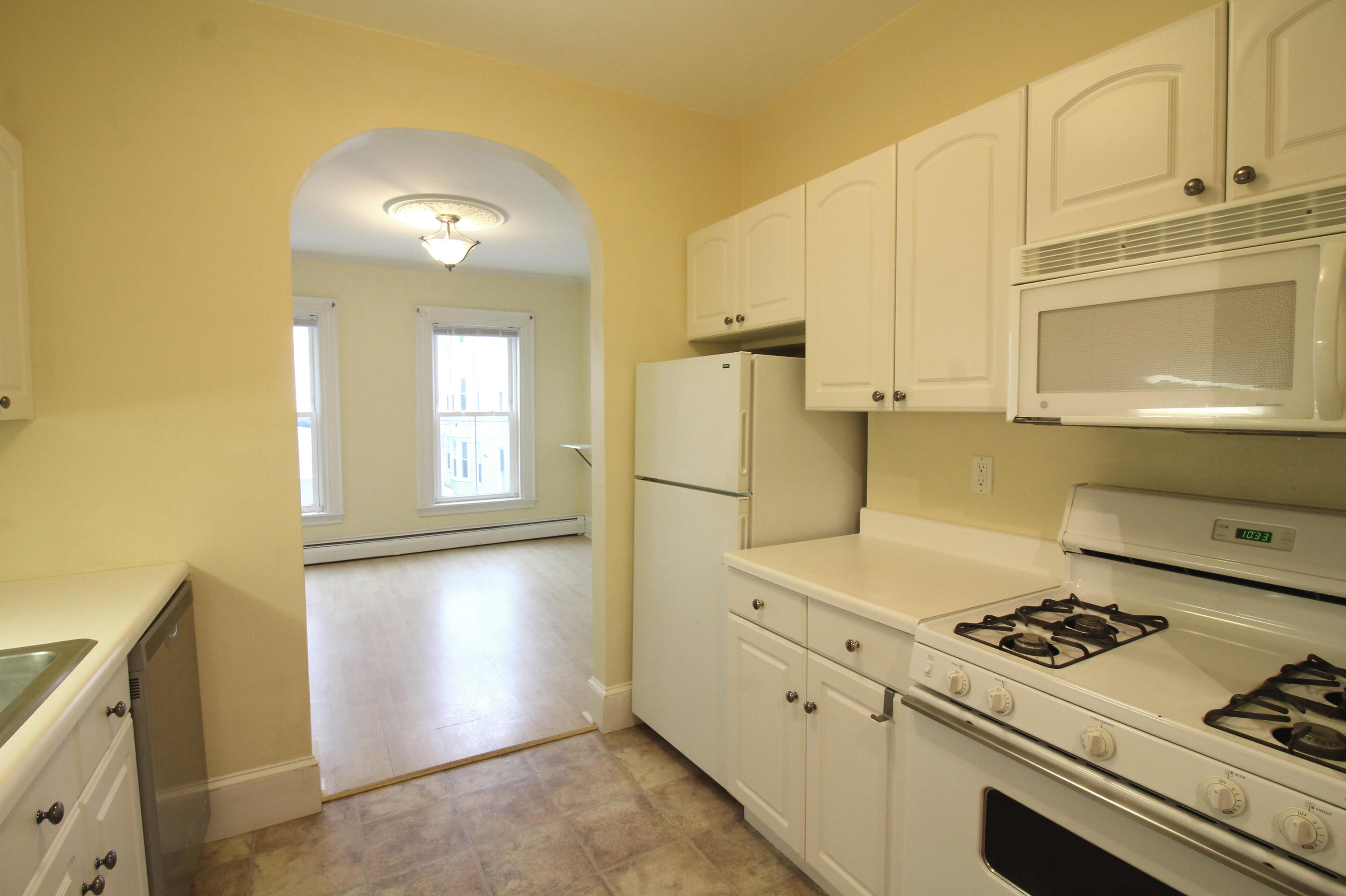 247 Danforth Street, Unit 2B Portland, ME 04102 - Photo 11 of 27 Kitchen