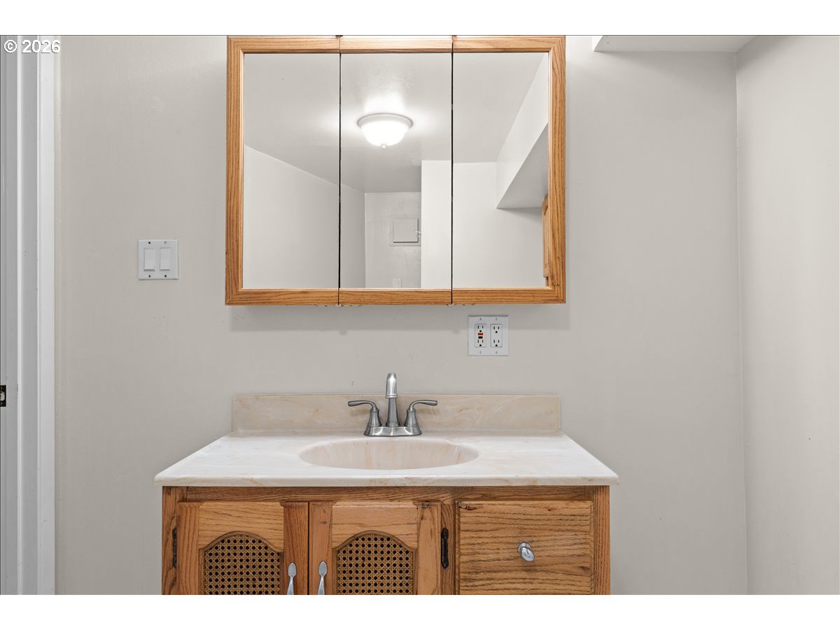 7413 Southeast Pine Street Portland, OR 97215 - Photo 31 of 48