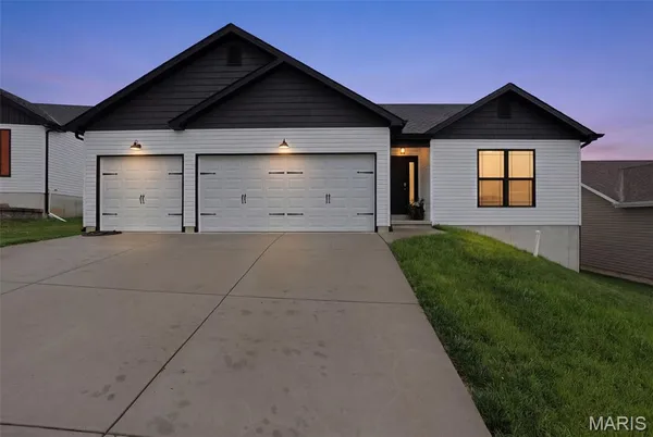 $325,000 | 1074 Daltons Way, Festus, MO 63028
