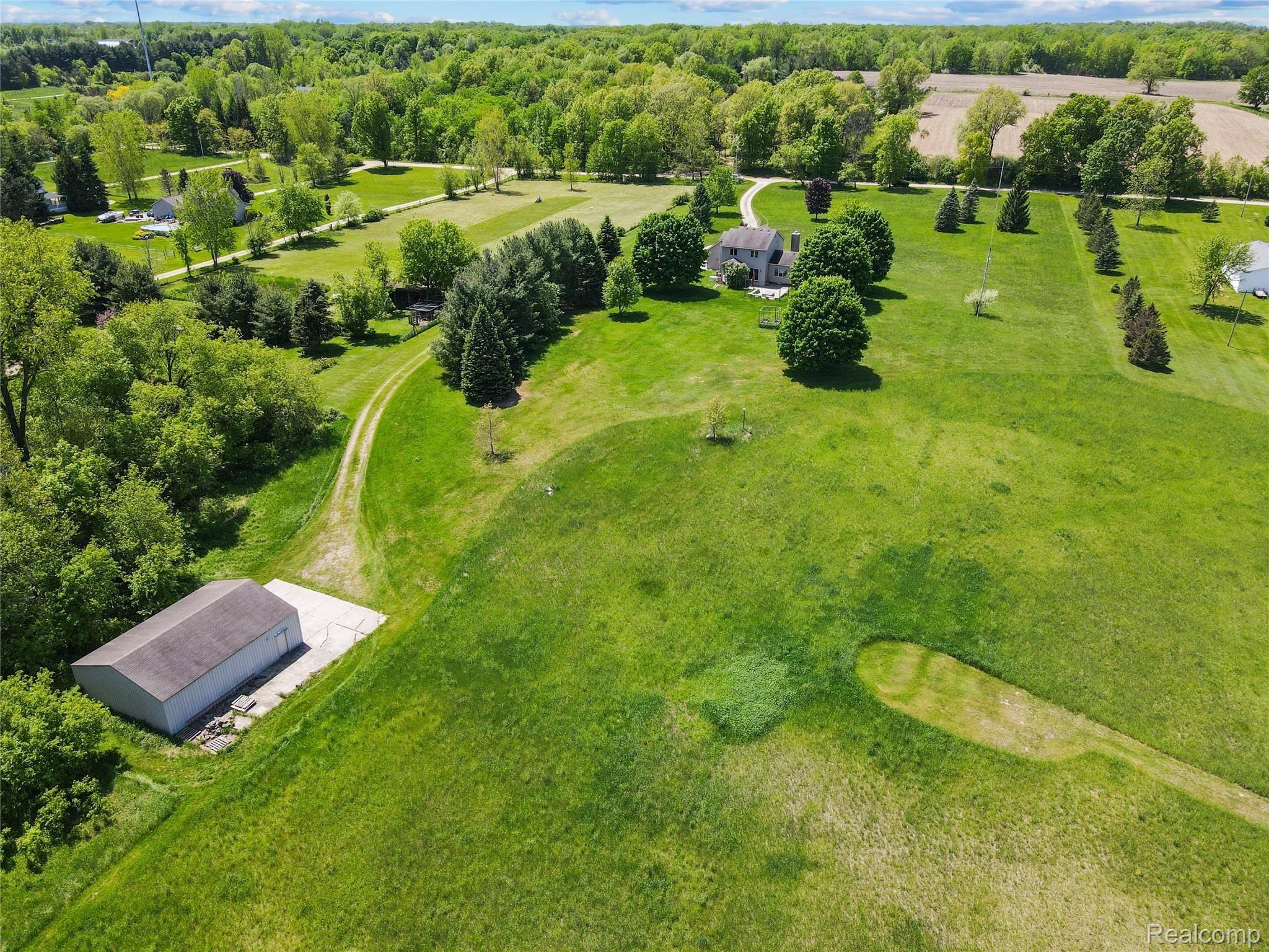 7304 Sanford Road Howell, MI 48855 - Photo 38 of 40 94916A7D-76B4-45AD-B4A8-4D302A5E4DA5.jpeg