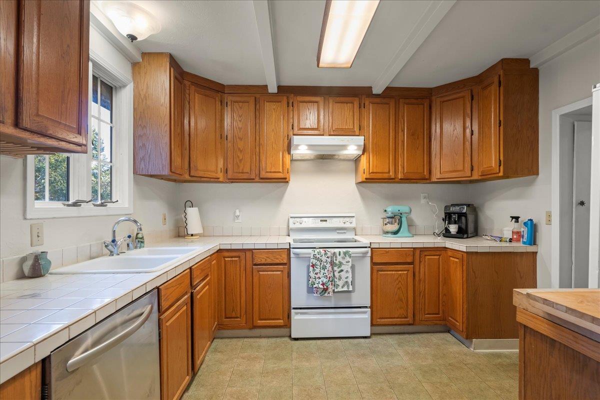 20246 Gist Road Los Gatos, CA 95033 - Photo 13 of 35