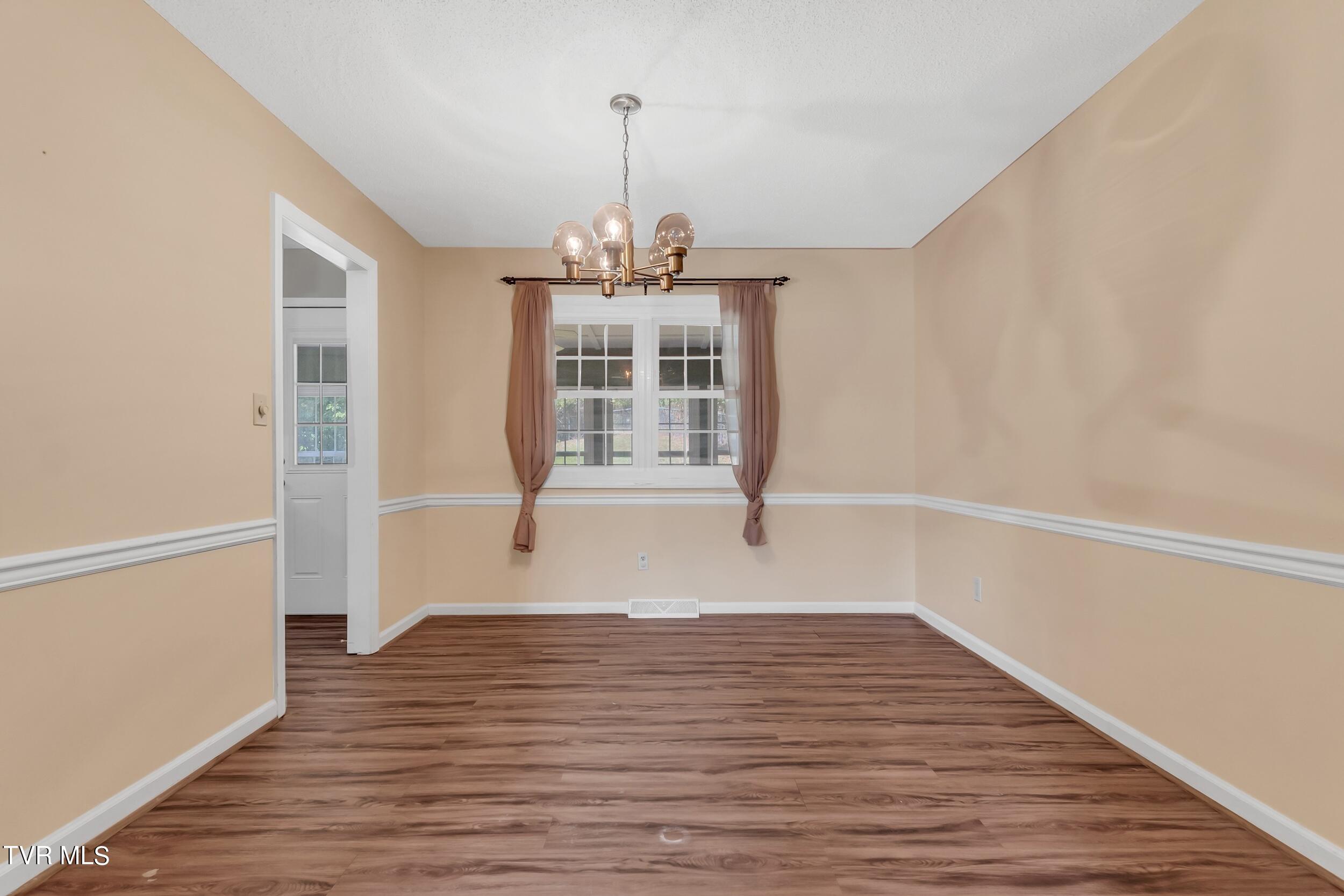 104 Chatham Road Bristol, TN 37620 - Photo 14 of 51 16_arw07014