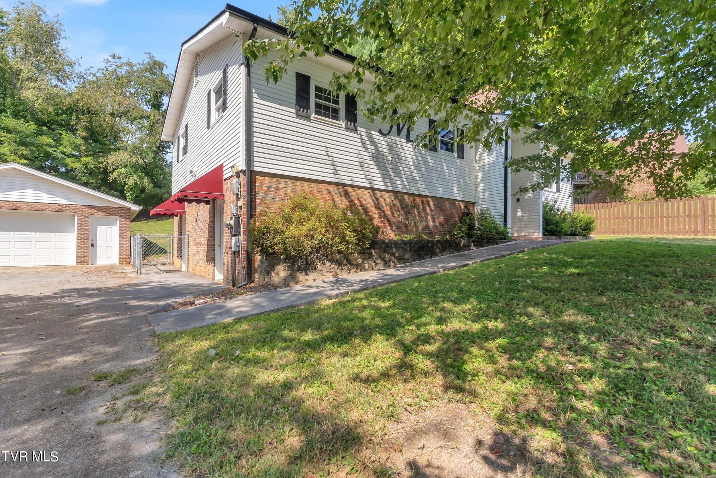 104 Chatham Road Bristol, TN 37620 - Photo 6 of 51 5_arw06968