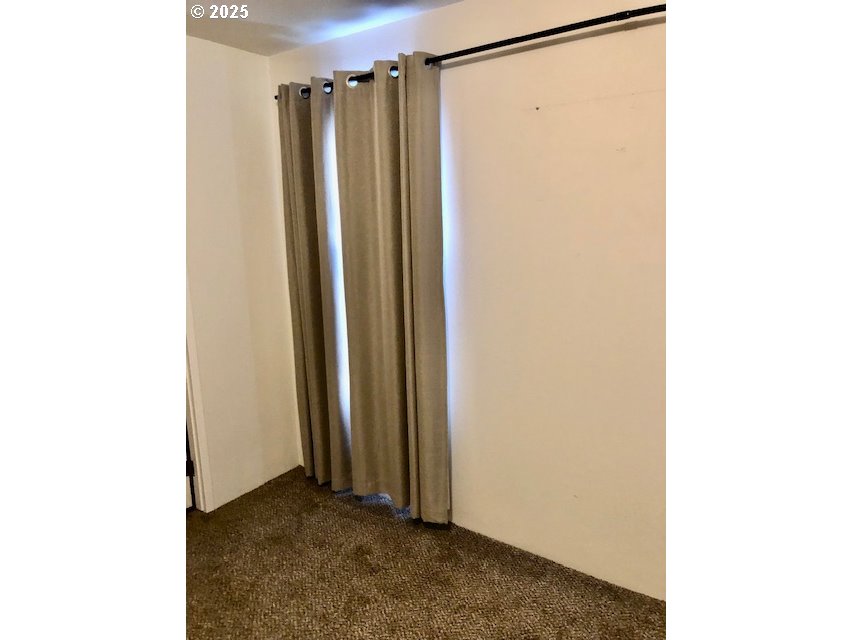 1475 Green Acres Road, Unit 76 Eugene, OR 97408 - Photo 12 of 22 a view of an empty room