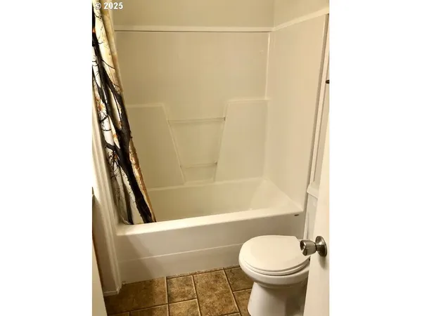 $69,900 | 1475 Green Acres Road, Unit 76, Eugene, OR 97408