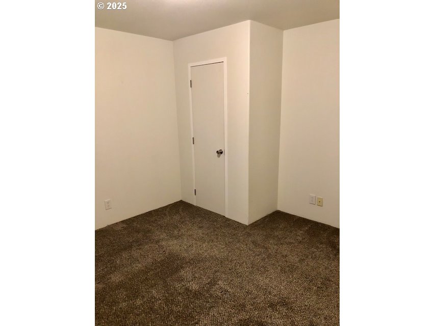 1475 Green Acres Road, Unit 76 Eugene, OR 97408 - Photo 10 of 22 a view of an empty room
