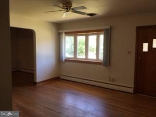 7316 Allentown Road Fort Washington, MD 20744 - Photo 8 of 22 Living Room