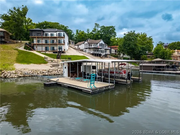 $1,990,000 | 131 Hawk Circle, Lake Ozark, MO 65049
