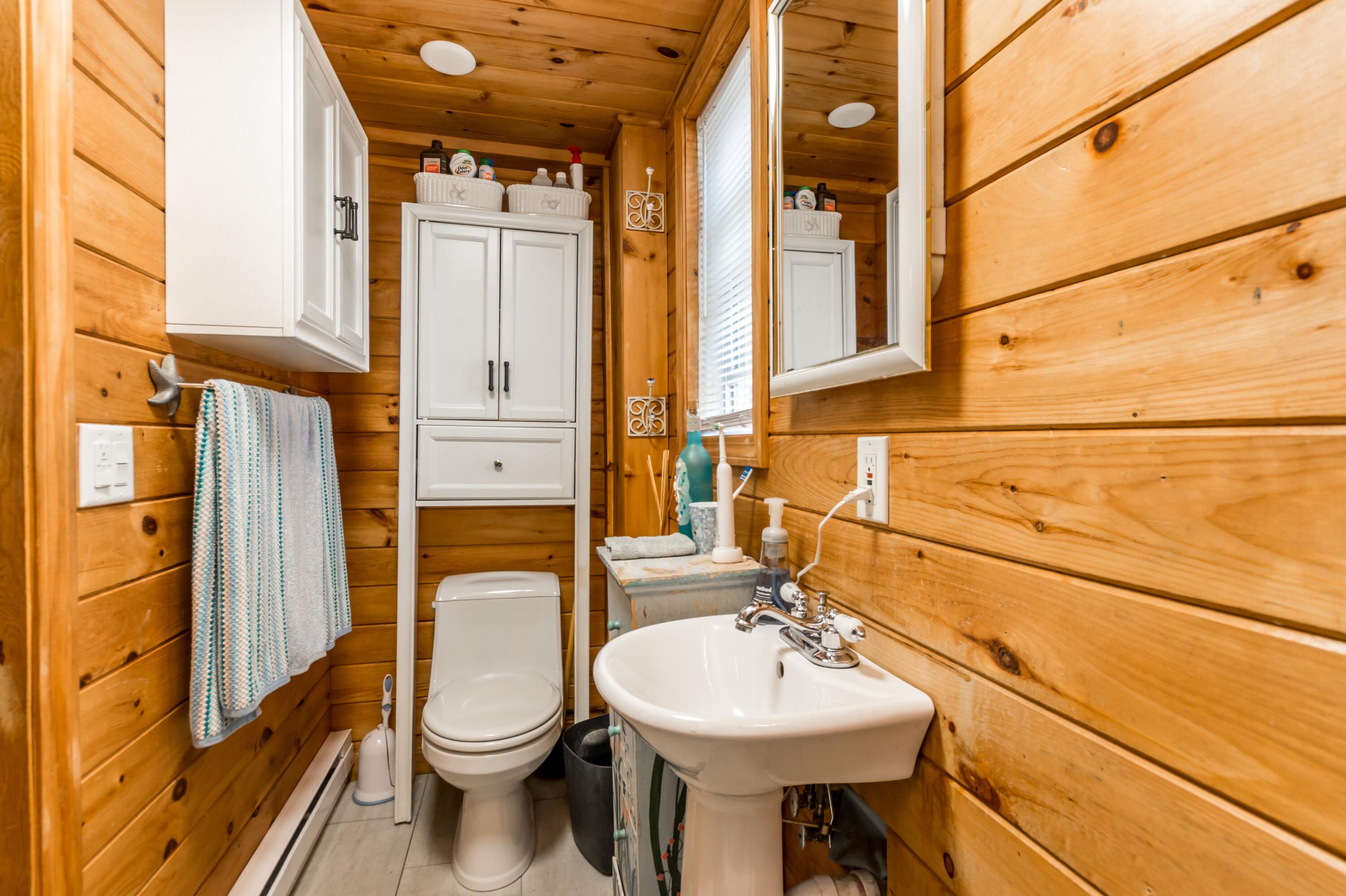 9 Bells Neck Road, Unit 5 West Harwich, MA 02671 - Photo 13 of 18 Bathroom