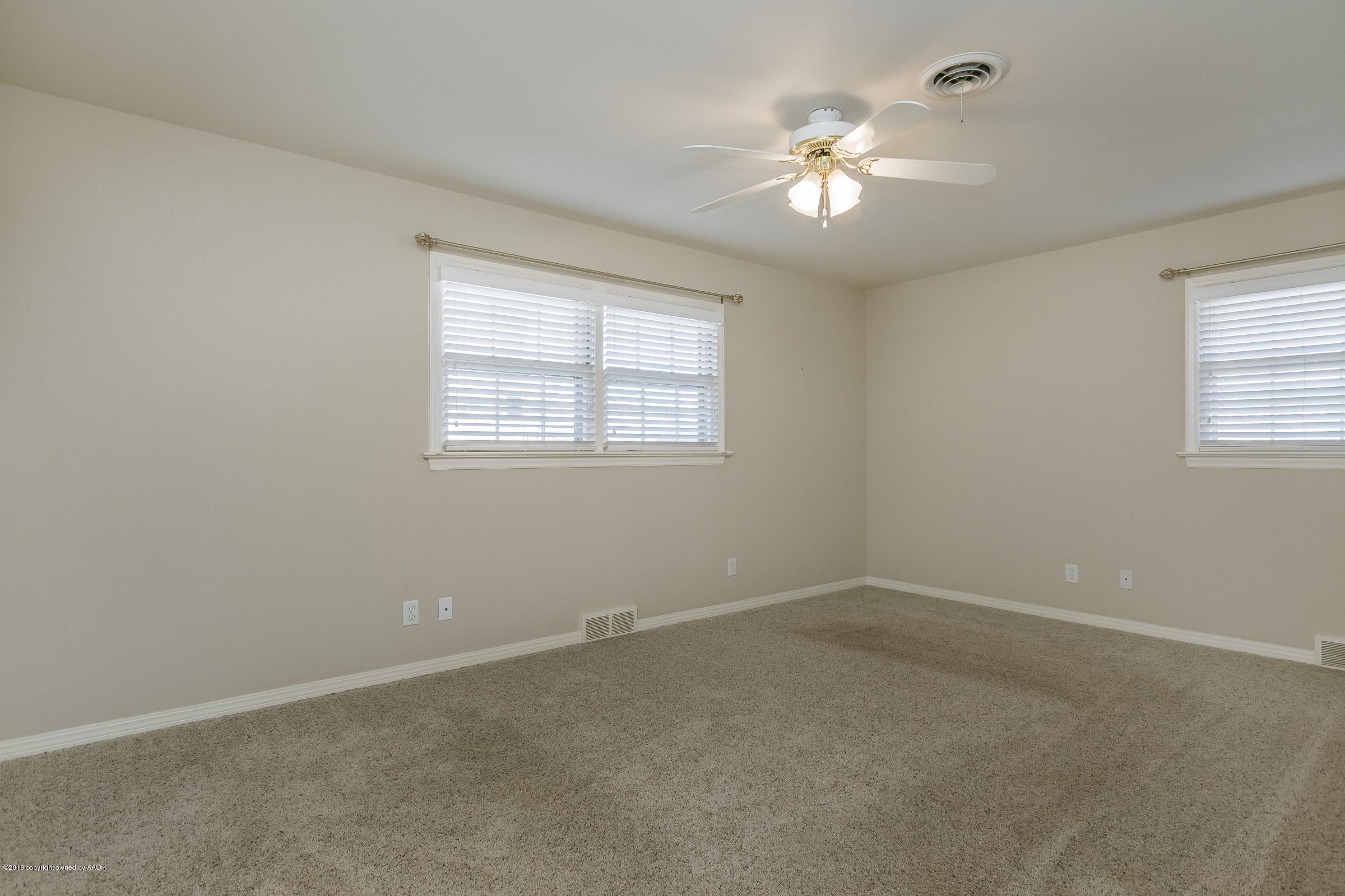 6108 Gainsborough Road Amarillo, TX 79106 - Photo 11 of 21 011_Master Bedroom