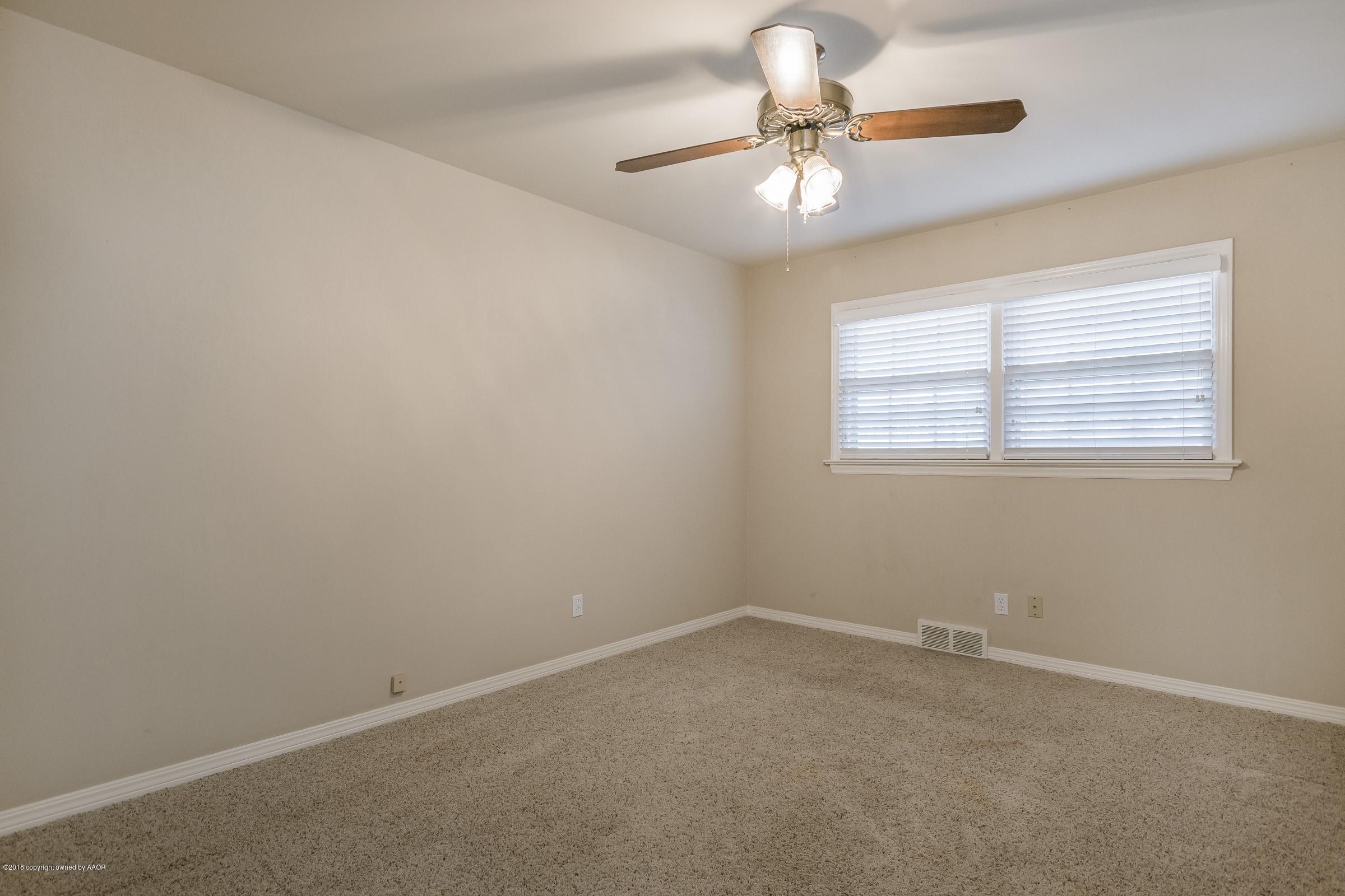 6108 Gainsborough Road Amarillo, TX 79106 - Photo 13 of 21 014_2nd Bedroom