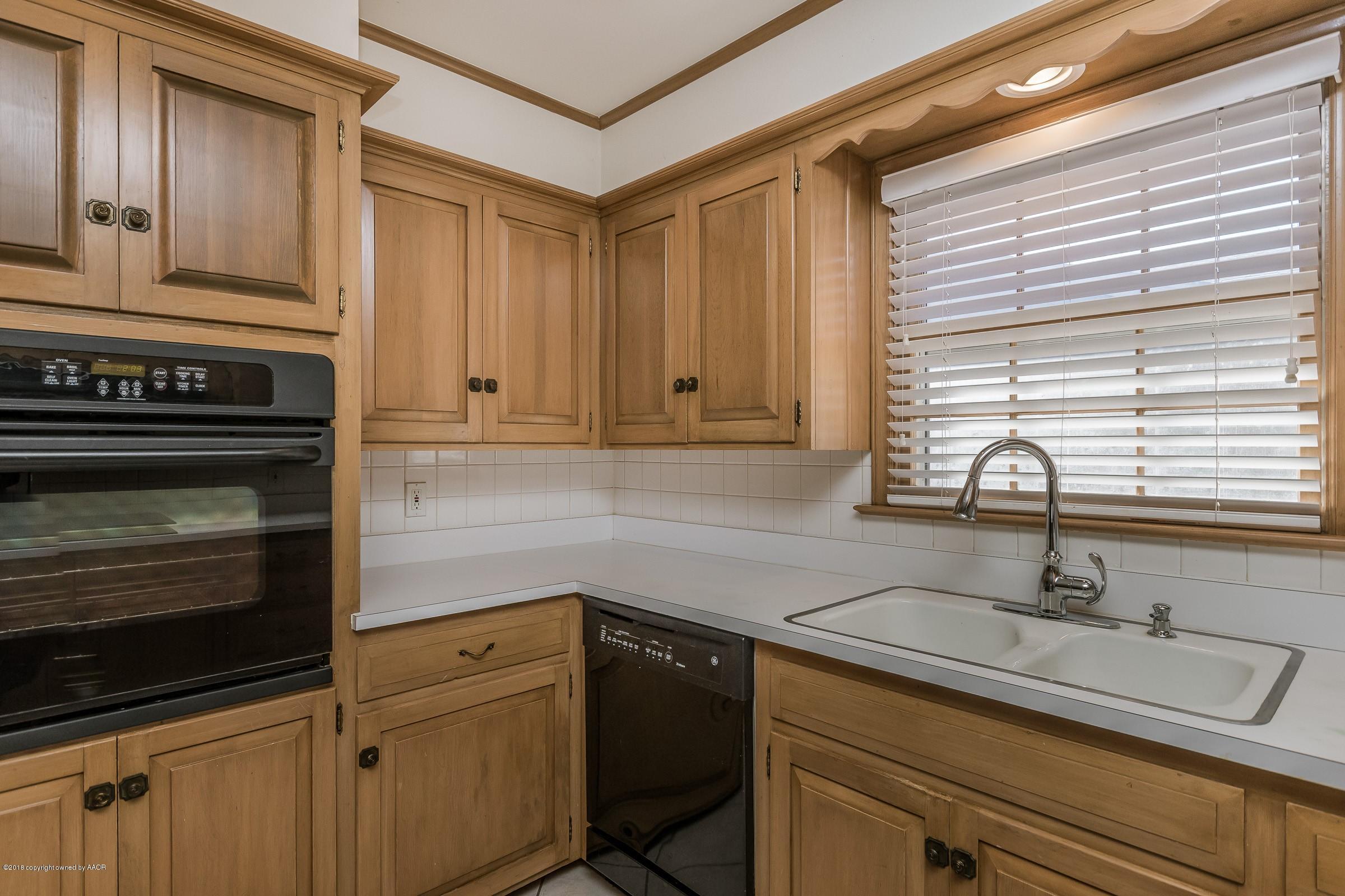 6108 Gainsborough Road Amarillo, TX 79106 - Photo 8 of 21 008_Kitchen-2