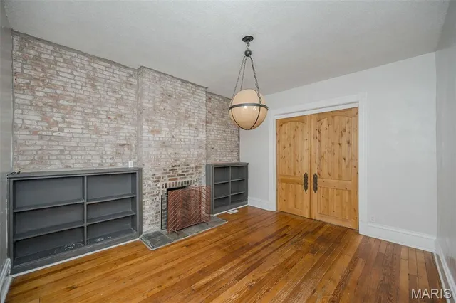 $299,000 | 2646 Nebraska Avenue, St. Louis, MO 63118