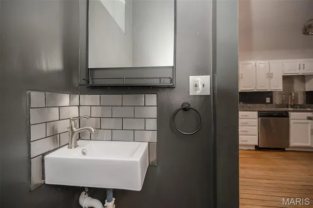 $299,000 | 2646 Nebraska Avenue, St. Louis, MO 63118