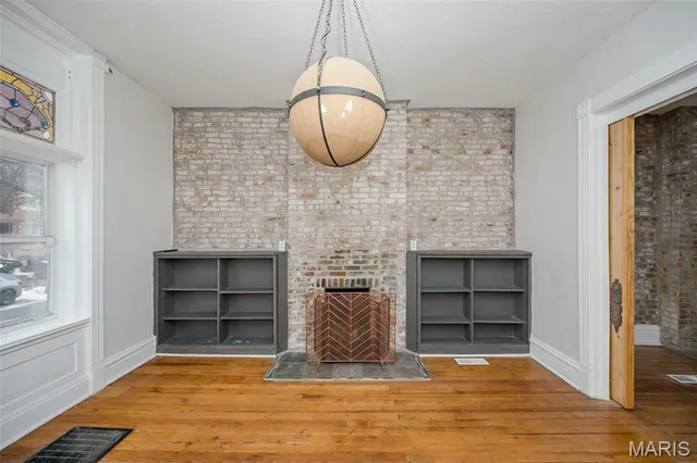 $299,000 | 2646 Nebraska Avenue, St. Louis, MO 63118