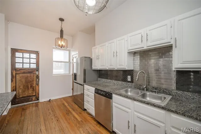 $299,000 | 2646 Nebraska Avenue, St. Louis, MO 63118