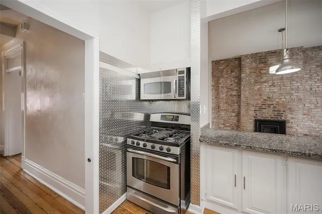 $299,000 | 2646 Nebraska Avenue, St. Louis, MO 63118