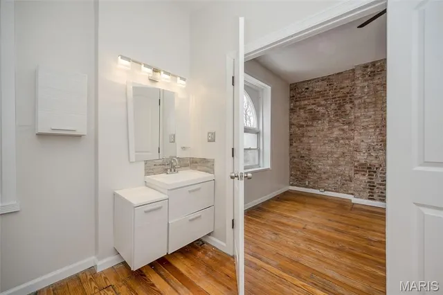 $299,000 | 2646 Nebraska Avenue, St. Louis, MO 63118