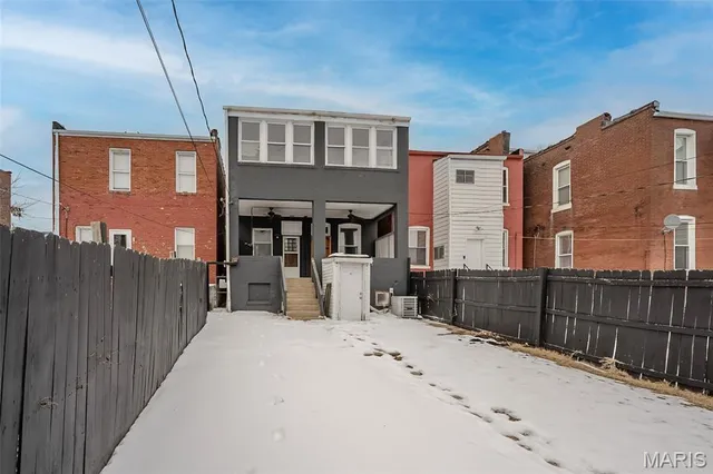 $299,000 | 2646 Nebraska Avenue, St. Louis, MO 63118