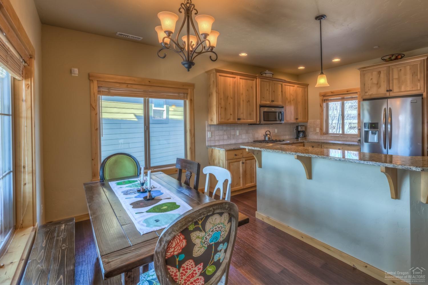 692 Southwest Otter Way Bend, OR 97702 - Photo 10 of 25 Additional Photo
