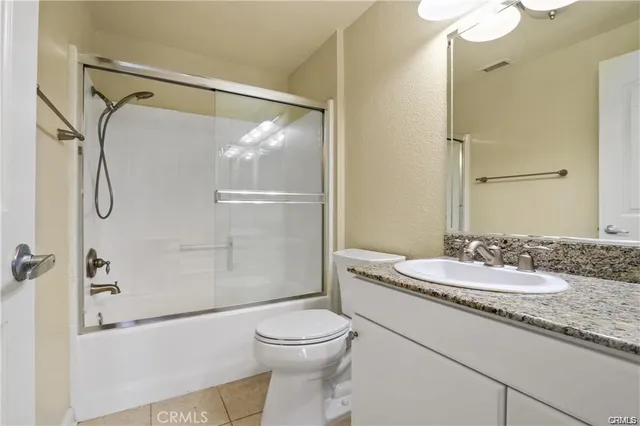 $2,798 | 838 Pine Avenue, Unit 402, Long Beach, CA 90813