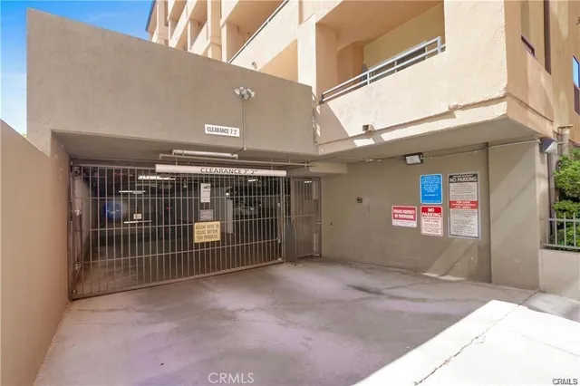 $2,798 | 838 Pine Avenue, Unit 402, Long Beach, CA 90813