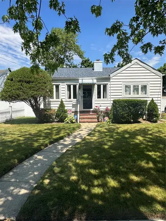 $624,989 | 22 Alice Street, Merrick, NY 11566