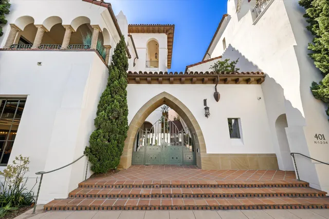 a view of a floor plan