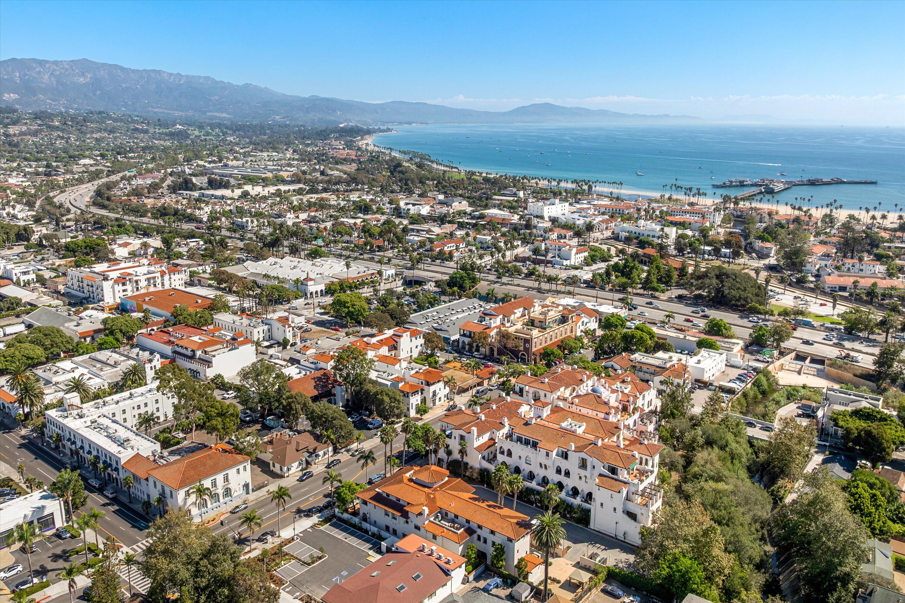 401 Chapala Street, Unit 214 Santa Barbara, CA 93101 - Photo 30 of 31 an aerial view of multiple house