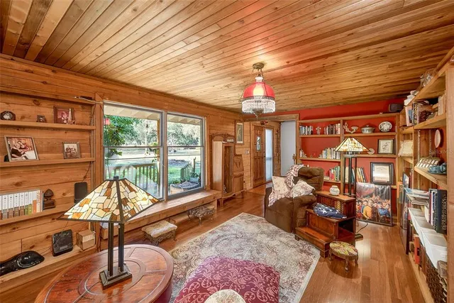 $699,900 | 2635 North Dover Road, Dover, FL 33527