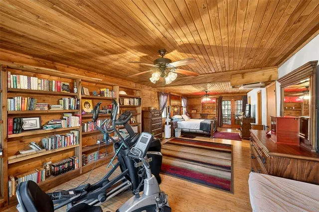 $699,900 | 2635 North Dover Road, Dover, FL 33527