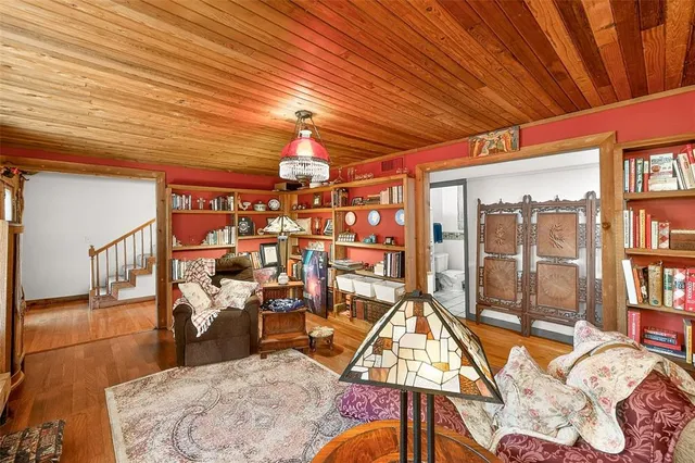 $699,900 | 2635 North Dover Road, Dover, FL 33527